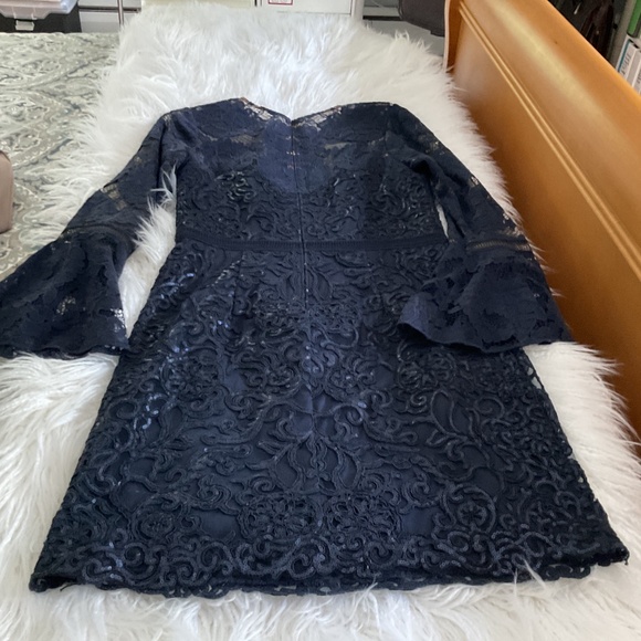 Tadashi Shoji Long sleeve sheath dress Size 6 - Picture 2 of 3